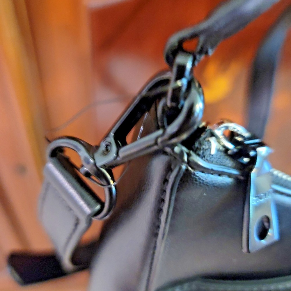 DKNY Black SETH leather shoulder bag NWT ext pocket mag close inside zip pocket - Picture 5 of 13